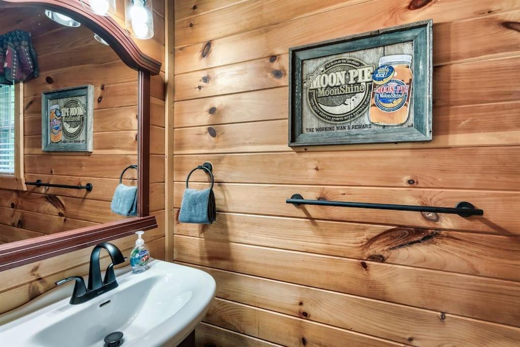 A Top Notch Lodge~Gatlinburg Dış mekan fotoğraf