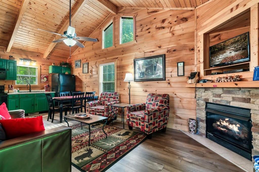 A Top Notch Lodge~Gatlinburg Dış mekan fotoğraf